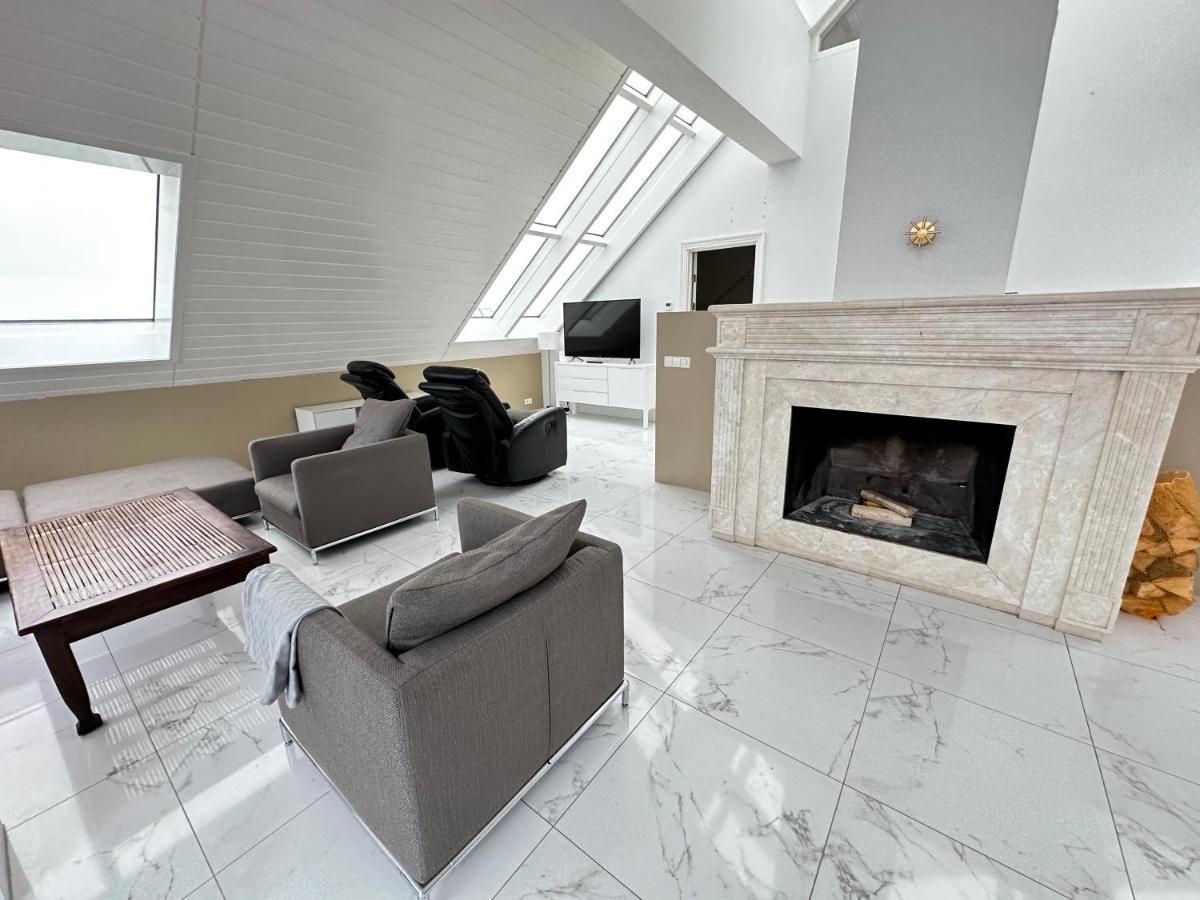 Big Villa Centrally Located In 레이캬비크 외부 사진