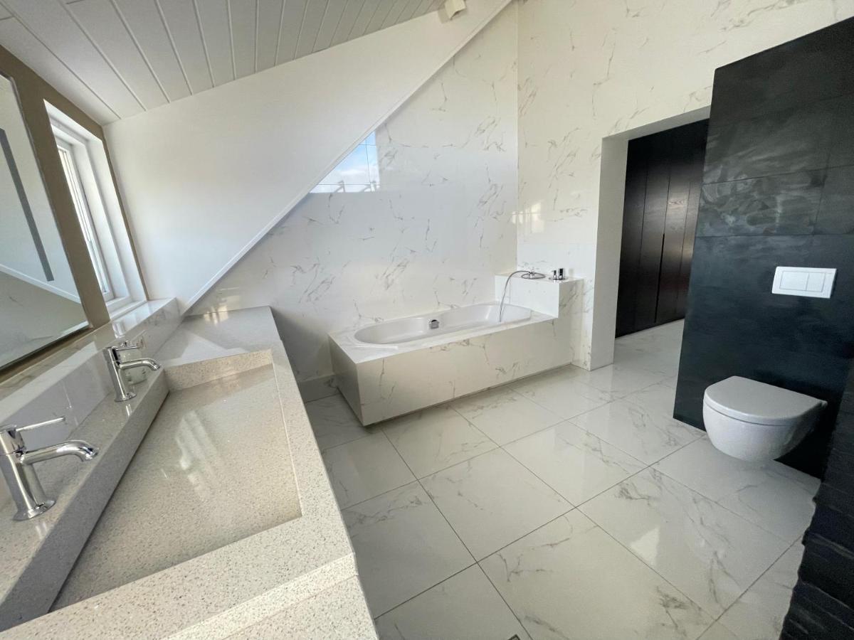 Big Villa Centrally Located In 레이캬비크 외부 사진
