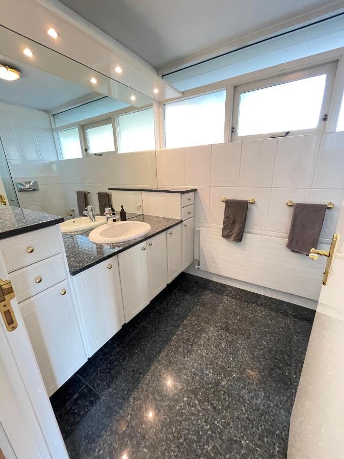 Big Villa Centrally Located In 레이캬비크 외부 사진