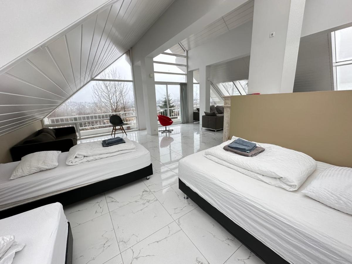 Big Villa Centrally Located In 레이캬비크 외부 사진
